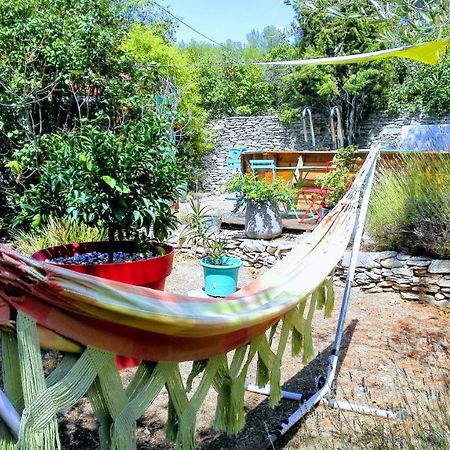 Nimes En Garrigues Bed & Breakfast Eksteriør bilde