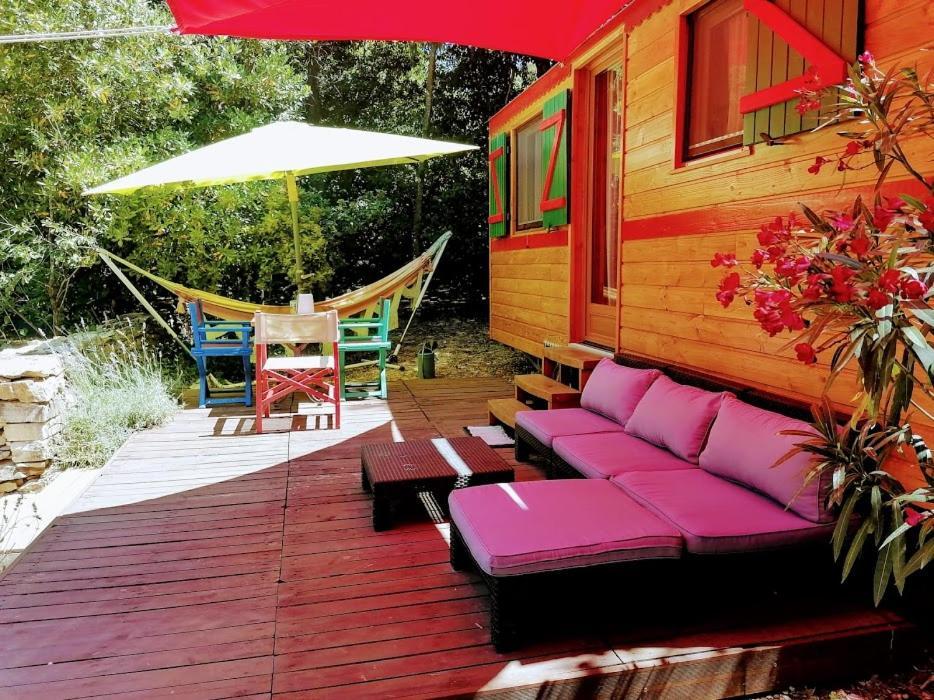 Nimes En Garrigues Bed & Breakfast Eksteriør bilde